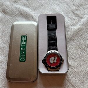 Game Time Mens UW Badgers Red Dial Black Mesh Strap Watch NIB